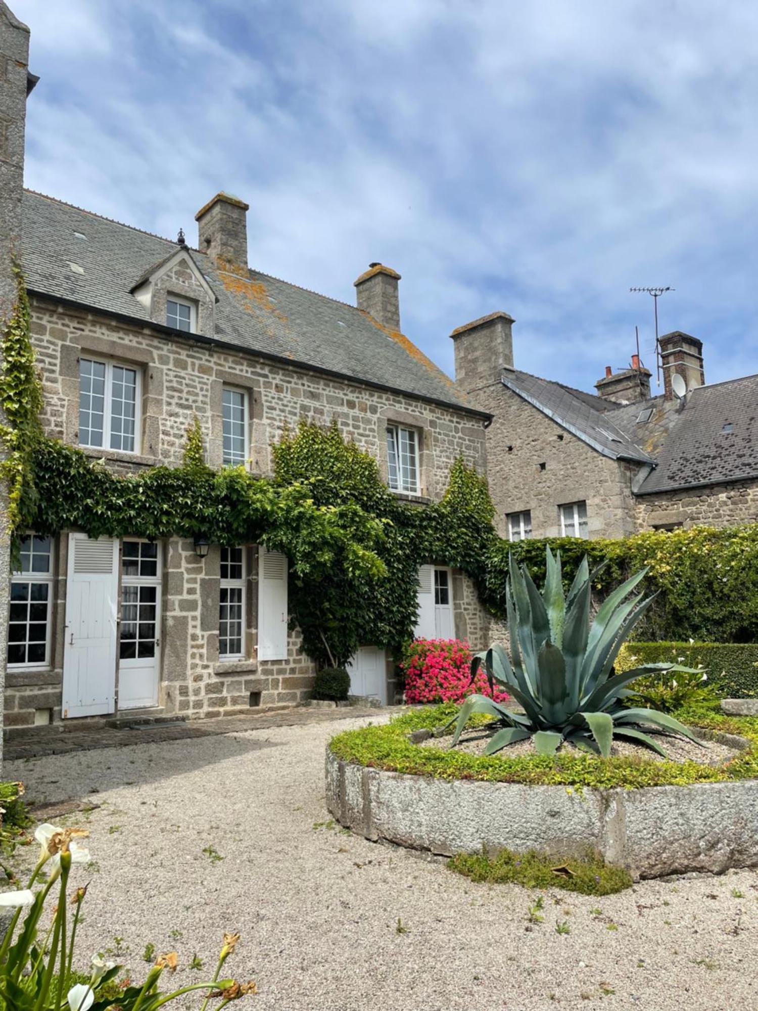 Le Conquerant - Chambres Meublees - Barfleur Dış mekan fotoğraf