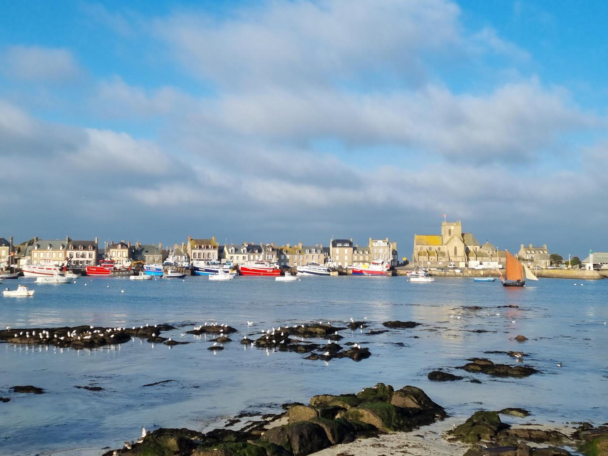 Le Conquerant - Chambres Meublees - Barfleur Dış mekan fotoğraf