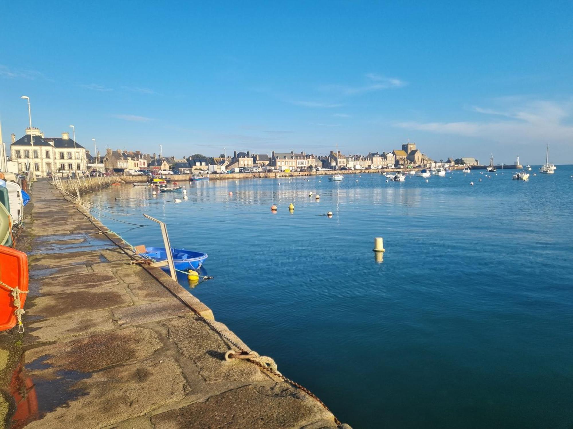 Le Conquerant - Chambres Meublees - Barfleur Dış mekan fotoğraf